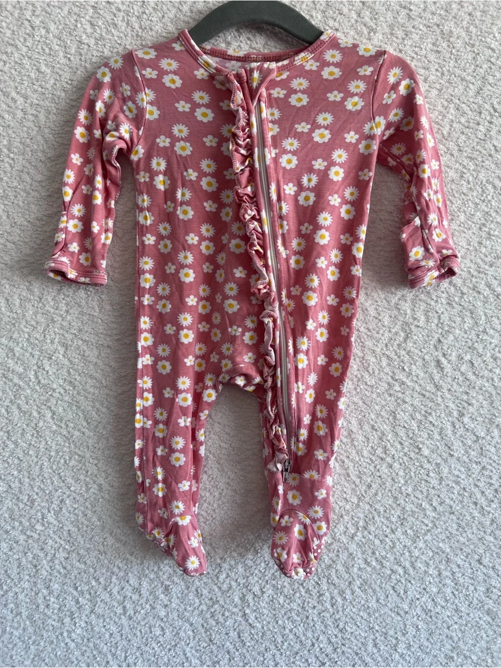 Emerson & Friends Baby Bamboo Ruffles One Piece Zip Pajamas Size 0-3 Months
